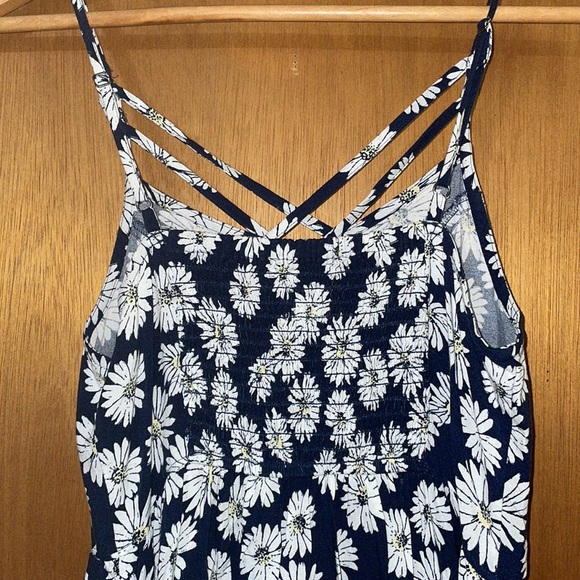 •SO•NAVY/WHITE DIASY, FRONT CHEST CRISSCROSS STRAPS & SMOCKED BACK DETAIL SMALL - Picture 5 of 11